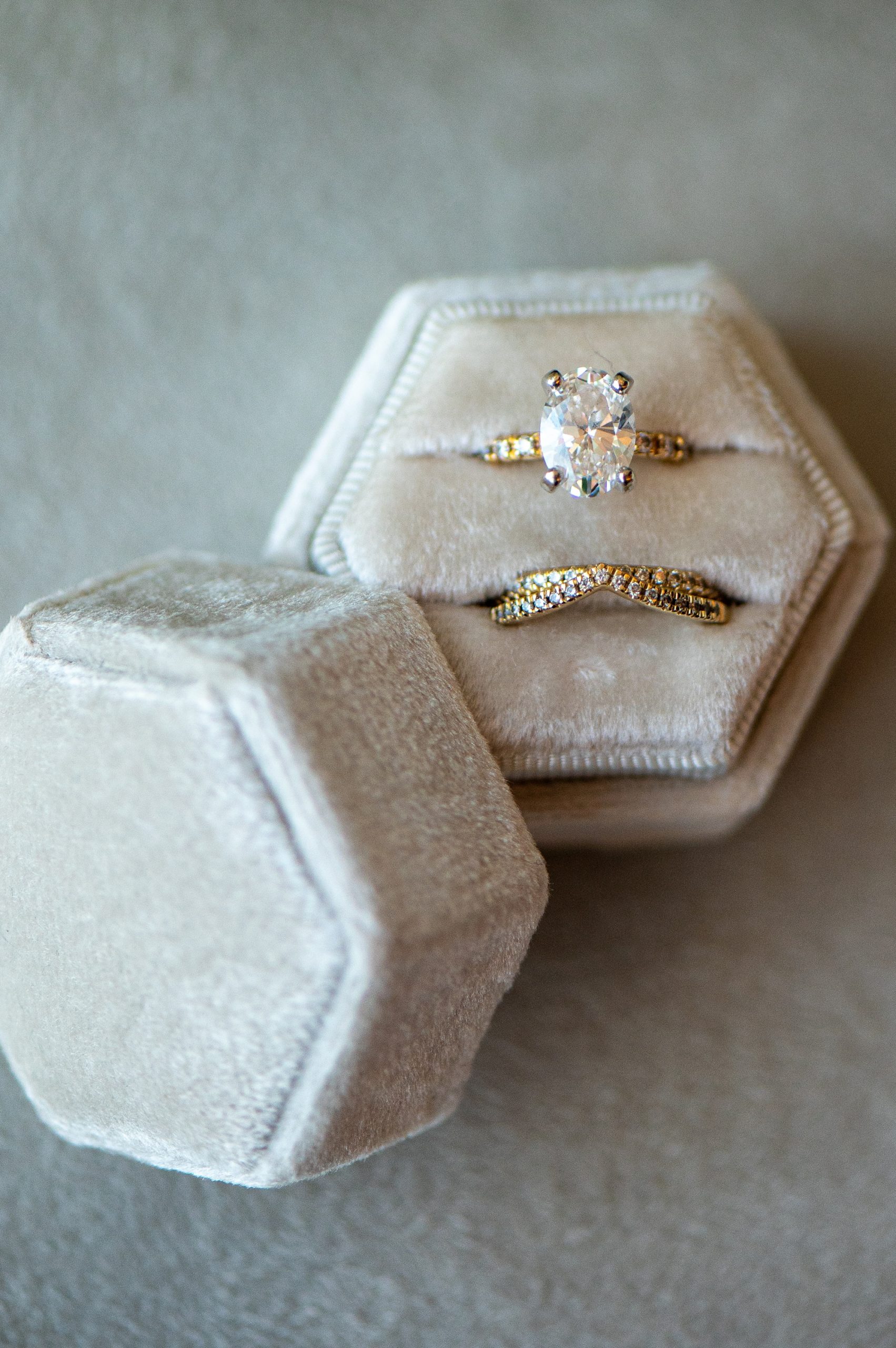bride's wedding bands in ivory box